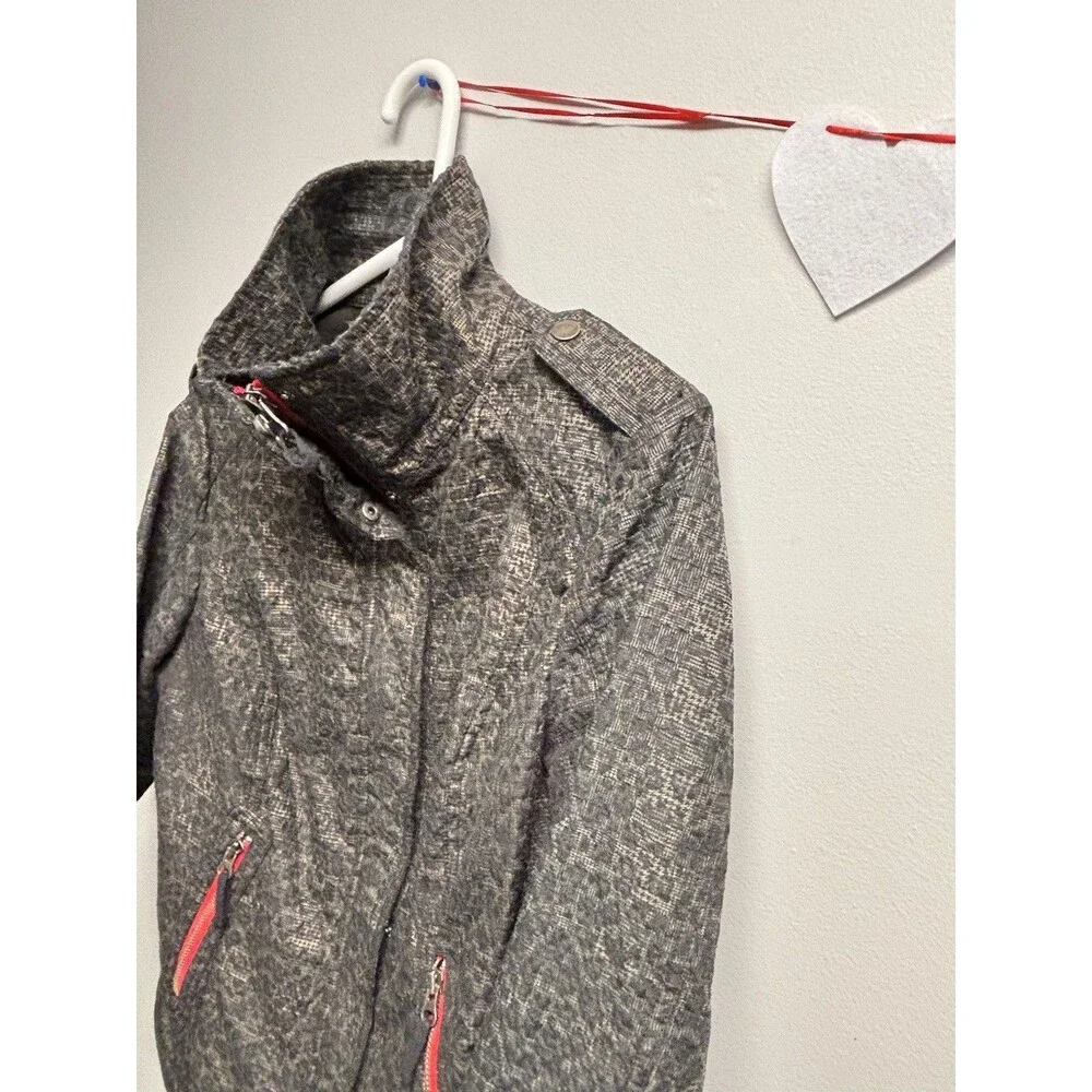 Free People We the Free Black Textured Red Pop of Color Moto Jacket Size 10 - Picture 7 of 12